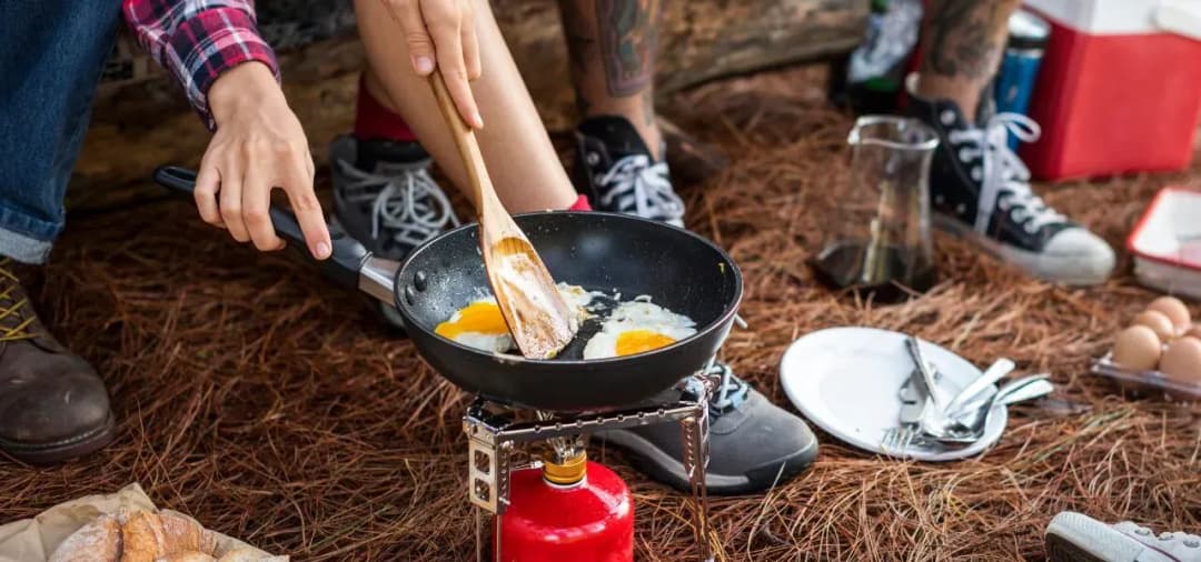 Jak przechowywać żywność na biwaku, aby uniknąć psucia i strat
