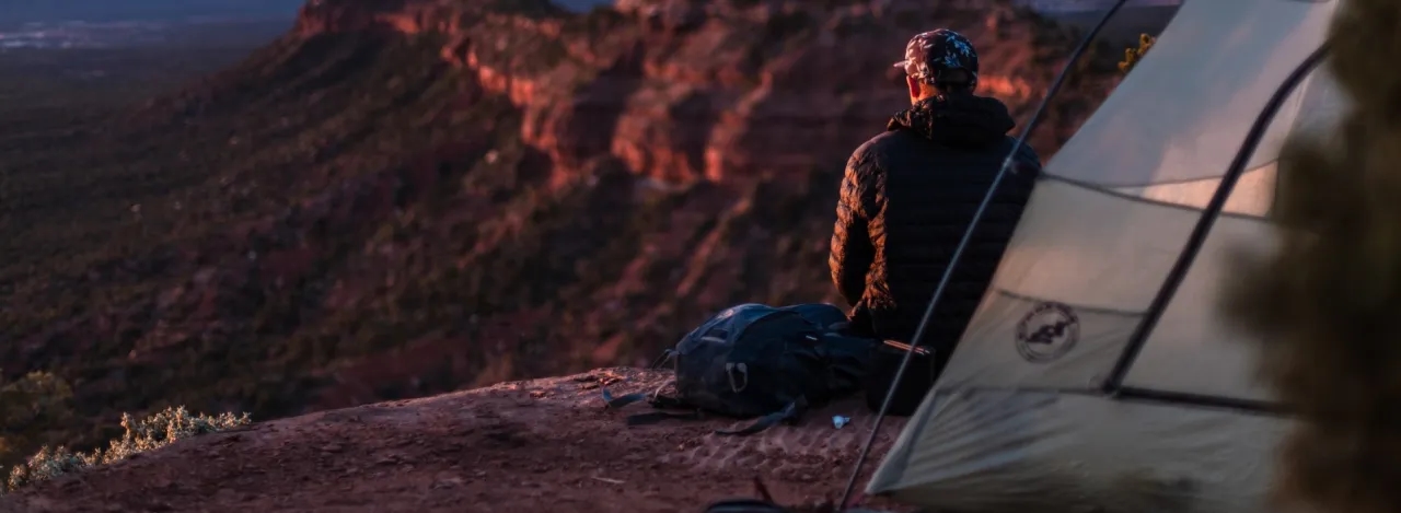 Co wziąć na biwak? Lista niezbędnych rzeczy, które musisz mieć