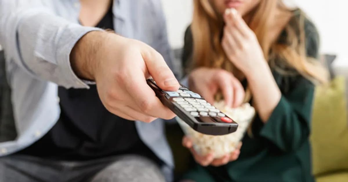 Jaki telewizor do kempingu? Wybierz idealny model do kampera